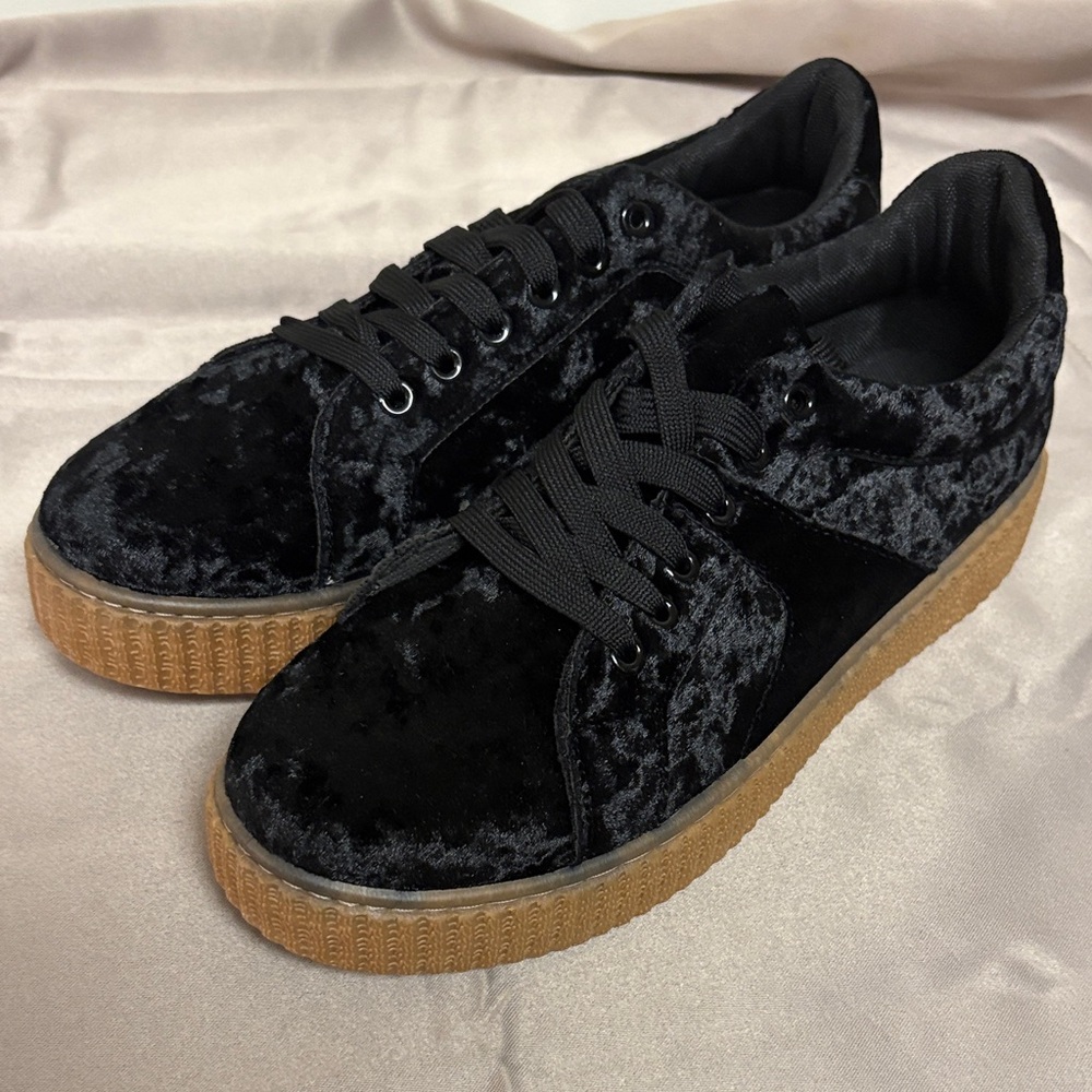 Black Fuzzy Women's Sneakers